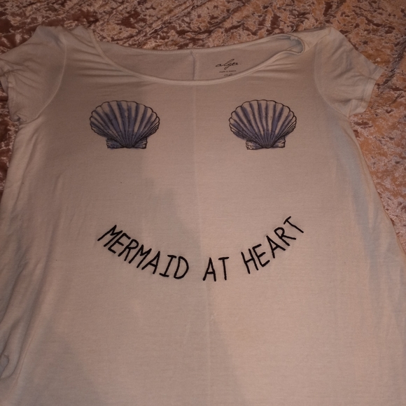 Small Mermaid At Heart Seashell Bra White Shirt 🧜‍♀️ - Picture 7 of 9